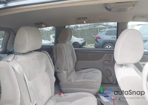 2010 Toyota Sienna Le from USA, damaged, VIN 5TDKK4CC7AS305851